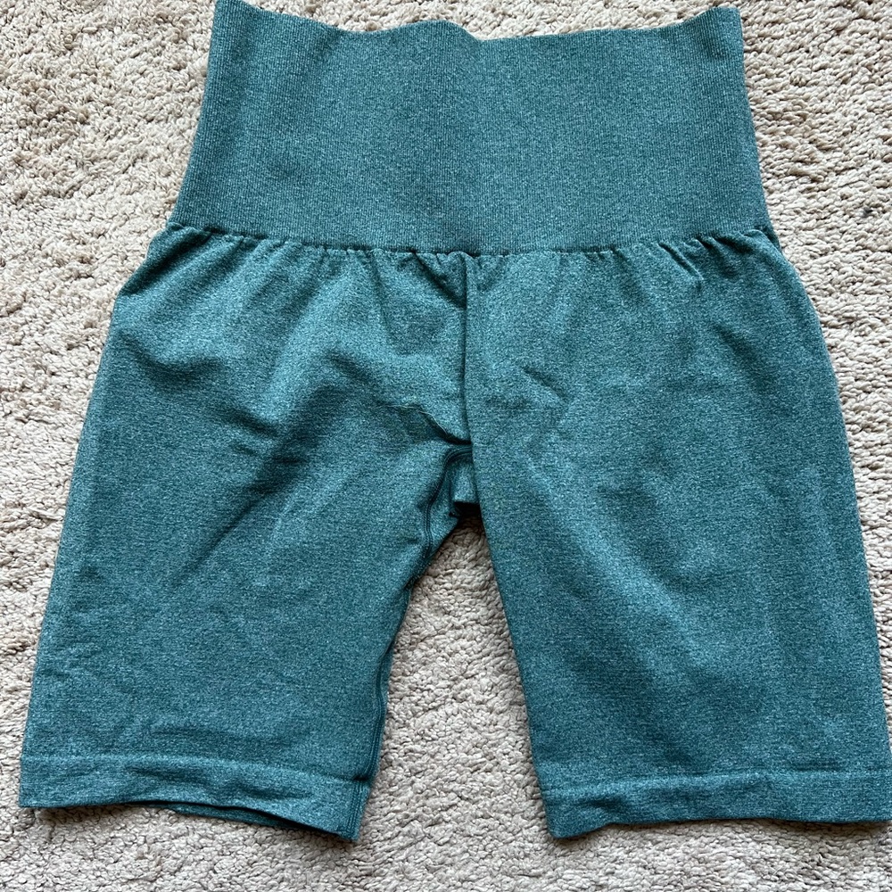 NVGTN contour seamless shorts - Picture 2 of 3